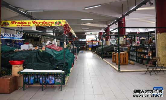 3月24日,意大利首都罗马一处市场暂时歇业。新华社记者 王楷焱 摄