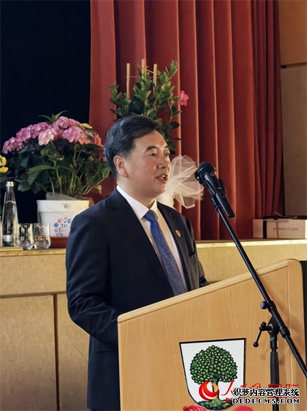 图为唐志书在致辞。人民网记者 刘仲华摄
